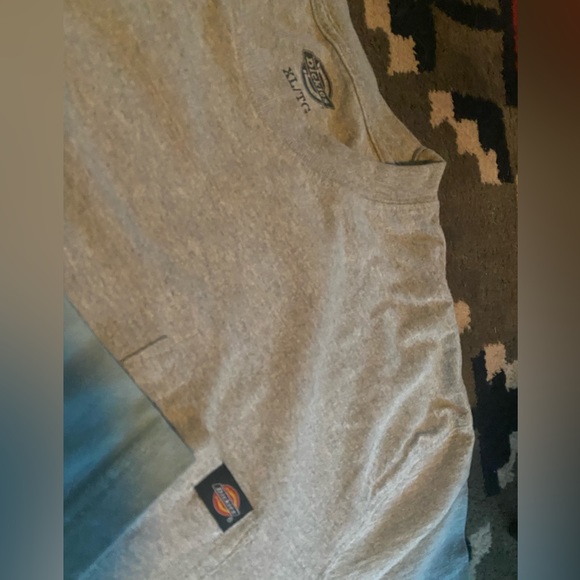 Final Gone 11/17! Dickies 2 short sleeve pocket t-shirts-light blue &  gray - Picture 3 of 12